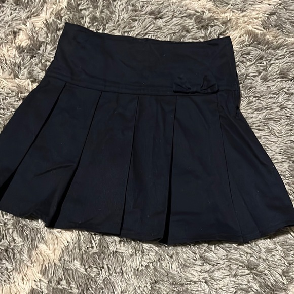 - blue skort uniform - Picture 1 of 3